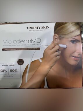 NEW Trophy Skin MicrodermMD Microdermabrasion System - White